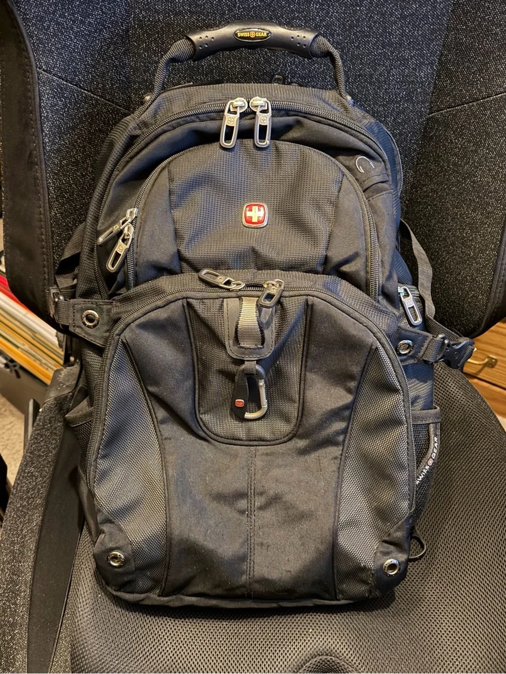 SwissGear SA3239 ScanSmart TSA Laptop Backpack 17” Airflow Travel School Work